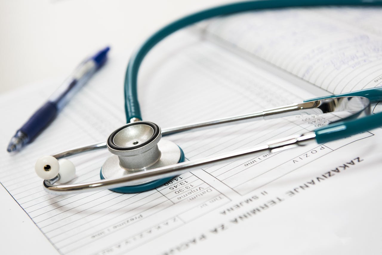 Compassionate family healthcare consultation at Thrive primary care office